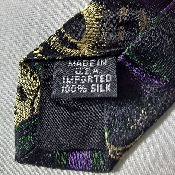 Wembley 💯 Silk Designer Necktie 4"x59" Abstract Multi-colored Purple/Green/Gold - Picture 5 of 9